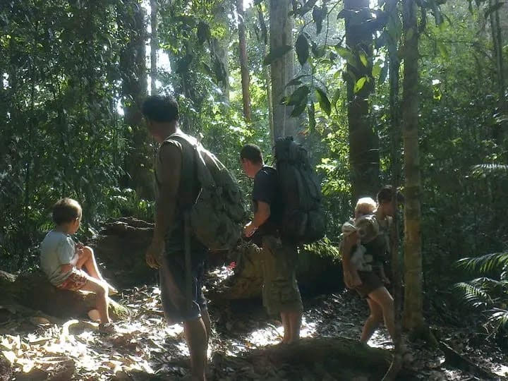 asim-paris-guesthouse-bukit lawang-maison d'hôtes-sumatra-indonésie-accueil de groupe-aventure-trek-trekking057